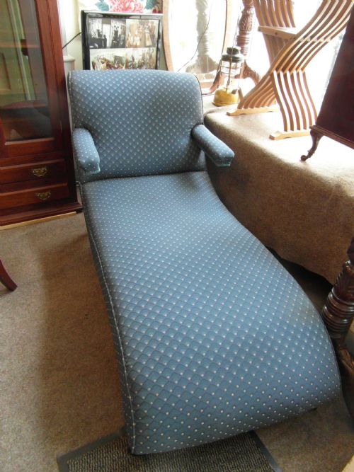 victorian chaise longue - CATEGORY: ANTIQUE SOFAS - DATED VICTORIAN