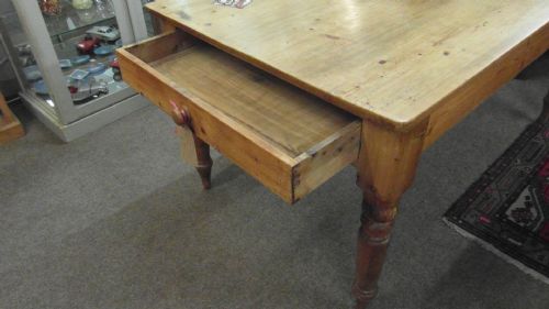 VICTORIAN PINE FARMHOUSE TABLE - ADDITIONAL PHOTO 2