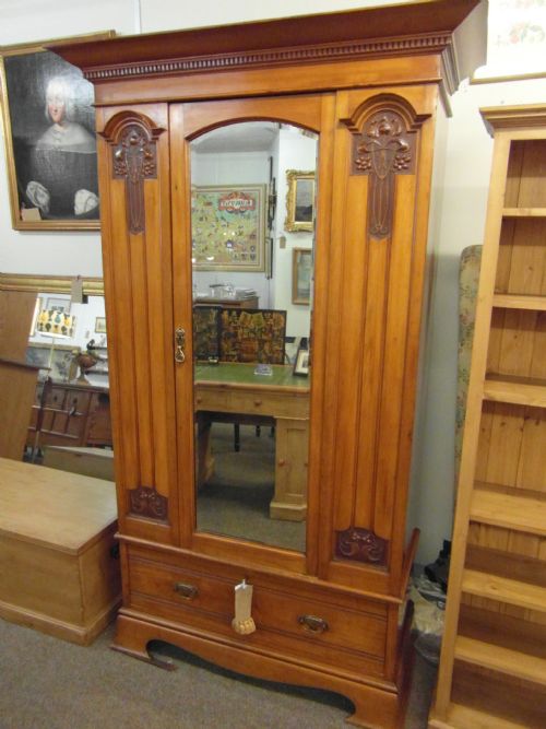 arts and crafts wardrobe - CATEGORY: ANTIQUE WARDROBES - DATED 19TH CENTURY
