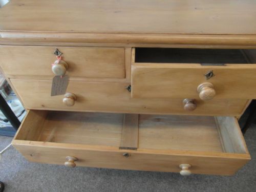 VICTORIAN PINE CHEST OF DRAWERS - ADDITIONAL PHOTO 2