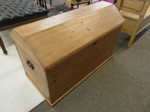 large victorian dome chest - CATEGORY: ANTIQUE CHESTS - DATED VICTORIAN