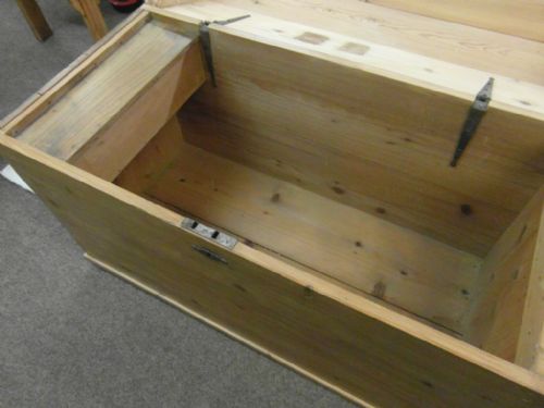 LARGE VICTORIAN DOME CHEST - ADDITIONAL PHOTO 3