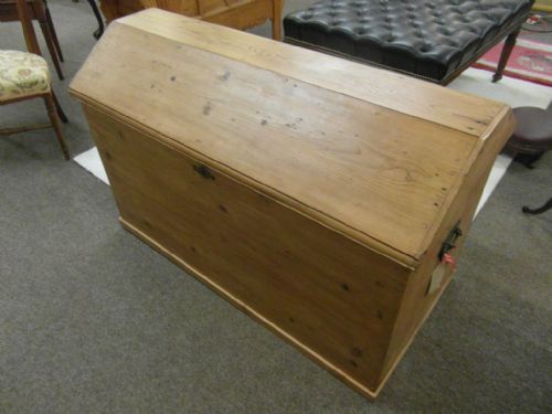 LARGE VICTORIAN DOME CHEST - ADDITIONAL PHOTO 5