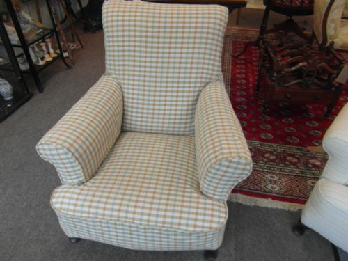 PAIR OF HOWARD AND SONS STYLE ARMCHAIRS - ADDITIONAL PHOTO 8