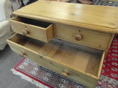 VICTORIAN PINE CHEST OF DRAWERS - ADDITIONAL PHOTO 3