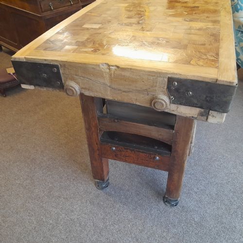 ANTIQUES BUTCHERS BLOCK ON STAND - ADDITIONAL PHOTO 1