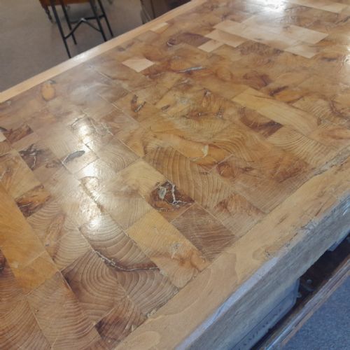 ANTIQUES BUTCHERS BLOCK ON STAND - ADDITIONAL PHOTO 4