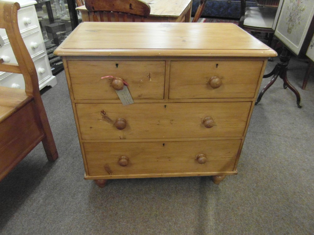 Small Victorian Pine Chest of Drawers