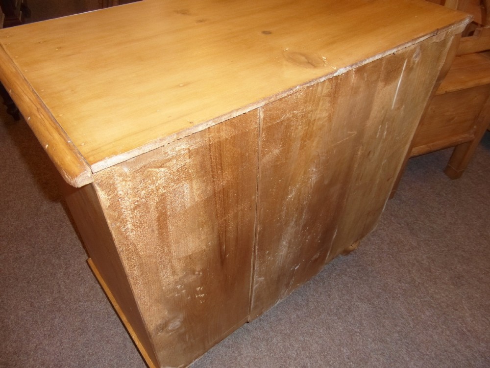 Small Victorian Pine Chest of Drawers View III