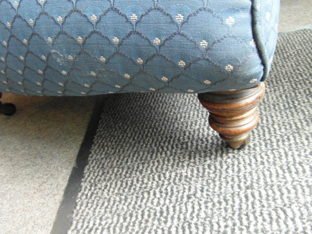 Victorian Chaise Longue View II