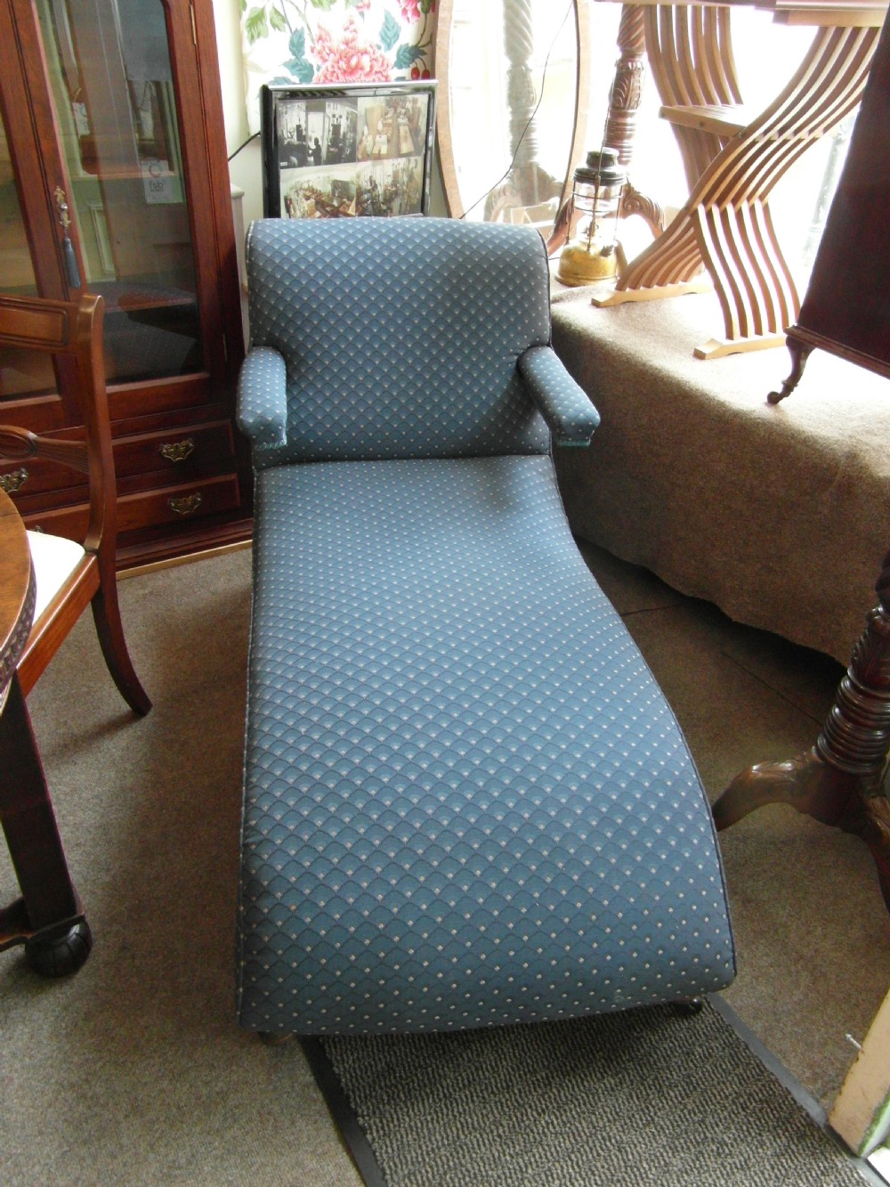 Victorian Chaise Longue View III