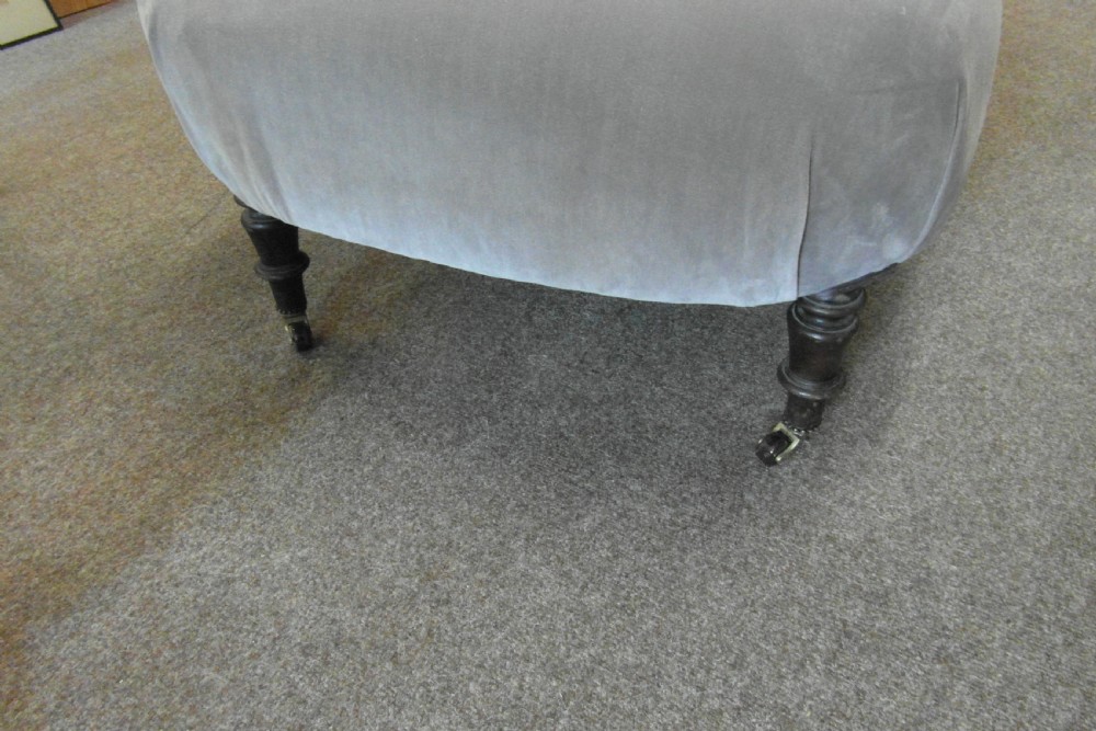 Victorian Chaise Longue View VI