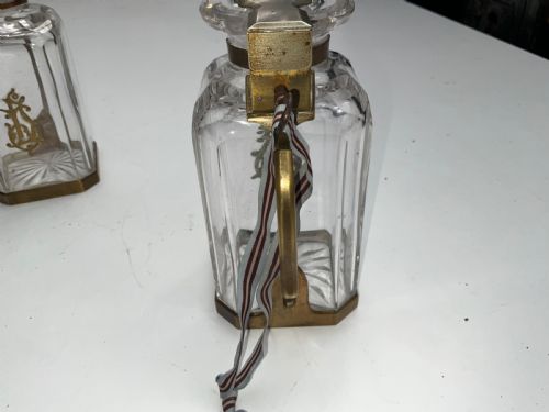 DECANTERS SET OF 3 RARE LOCKING FEATURE - ADDITIONAL PHOTO 8