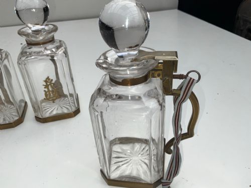 DECANTERS SET OF 3 RARE LOCKING FEATURE - ADDITIONAL PHOTO 9
