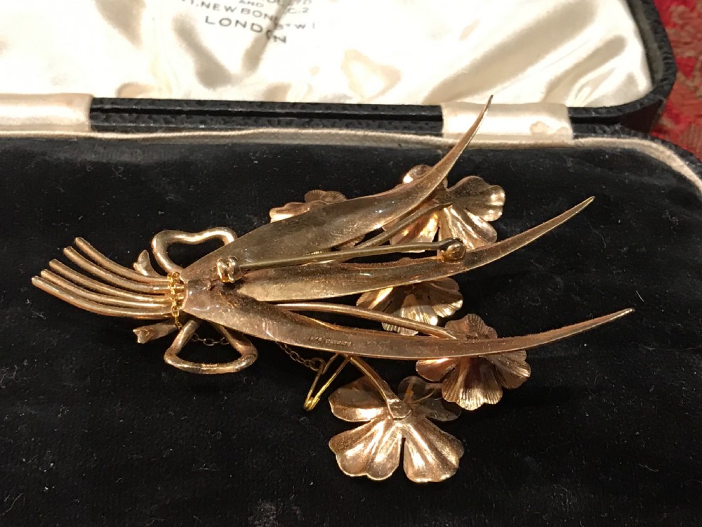 Beautiful lady’s 9 carat solid gold brooch with semi precious stones  View V