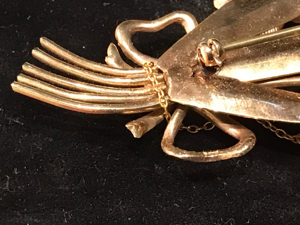 Beautiful lady’s 9 carat solid gold brooch with semi precious stones  View VII