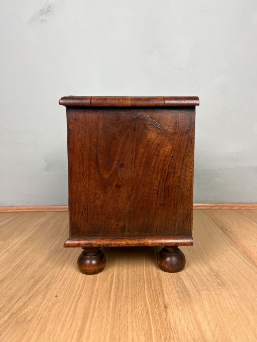 MINIATURE WALNUT CHEST OF DRAWERS CIRCA 1700 - ADDITIONAL PHOTO 1