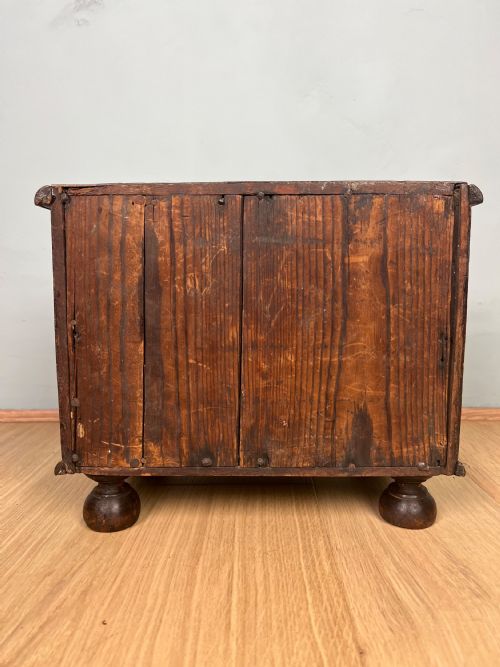 MINIATURE WALNUT CHEST OF DRAWERS CIRCA 1700 - ADDITIONAL PHOTO 2