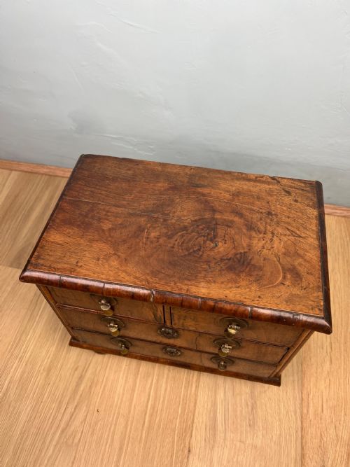 MINIATURE WALNUT CHEST OF DRAWERS CIRCA 1700 - ADDITIONAL PHOTO 10