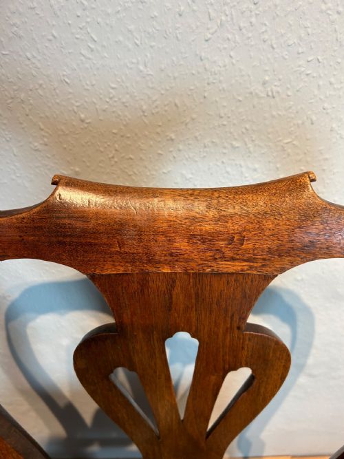 A PAIR OF GEORGE 2ND WALNUT SIDE CHAIRS - ADDITIONAL PHOTO 2