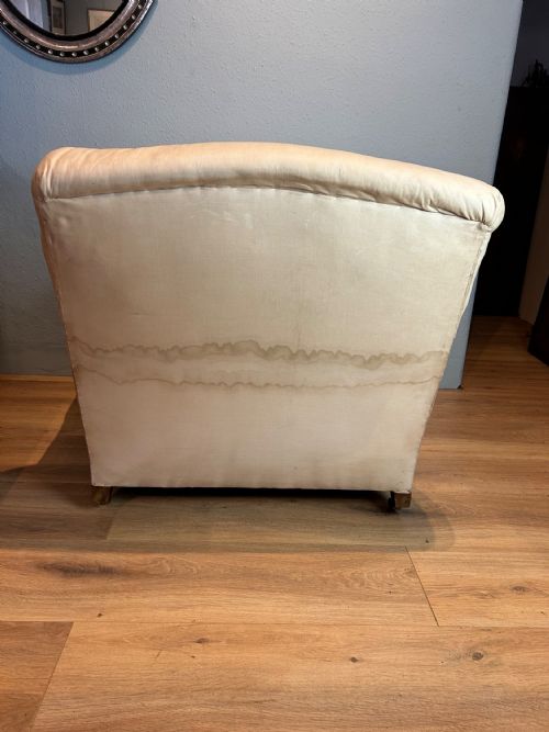 HOWARD AND SONS LTD ANTIQUE IVOR MODEL ARMCHAIR - ADDITIONAL PHOTO 5