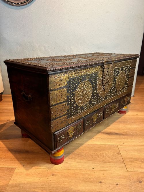 ZANZIBAR CHEST - ADDITIONAL PHOTO 1