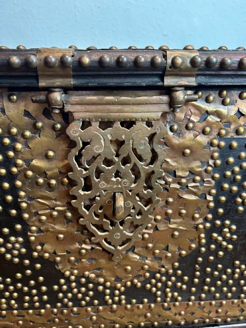 ZANZIBAR CHEST - ADDITIONAL PHOTO 4