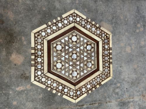 SYRIAN BONE MOTHER OF PEARL HEXAGONAL TABLE - ADDITIONAL PHOTO 3
