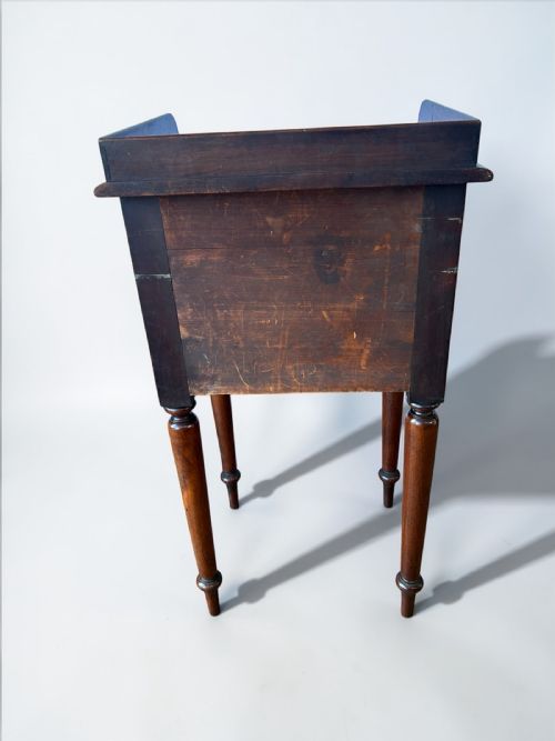 VICTORIAN MAHOGANY POT CUPBOARD - ADDITIONAL PHOTO 4