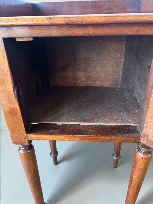 VICTORIAN MAHOGANY POT CUPBOARD - ADDITIONAL PHOTO 5