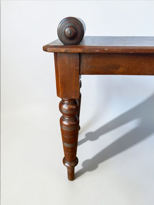 19TH CENTURY WALNUT HALL BENCHWINDOW SEAT BY SHOOLBRED CO - ADDITIONAL PHOTO 2