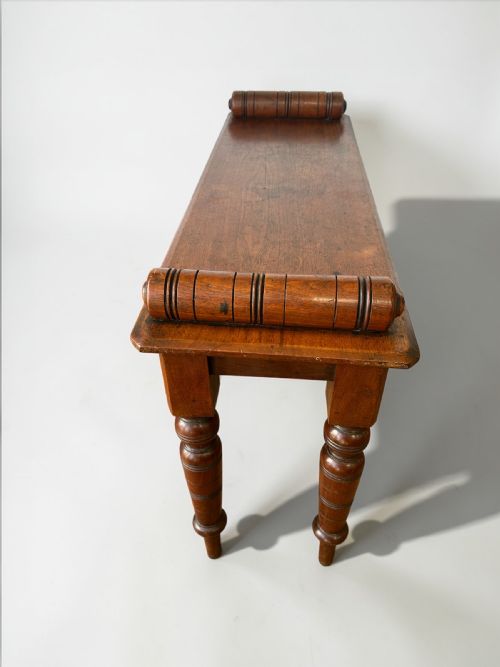 19TH CENTURY WALNUT HALL BENCHWINDOW SEAT BY SHOOLBRED CO - ADDITIONAL PHOTO 4