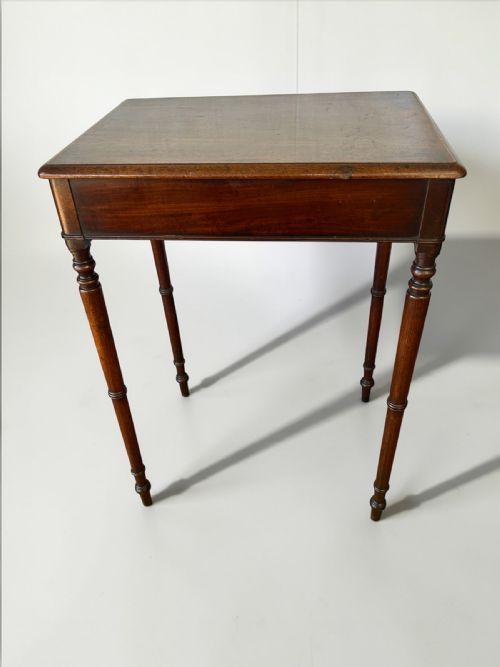 SMALL REGENCY MAHOGANY SIDE TABLE - ADDITIONAL PHOTO 3