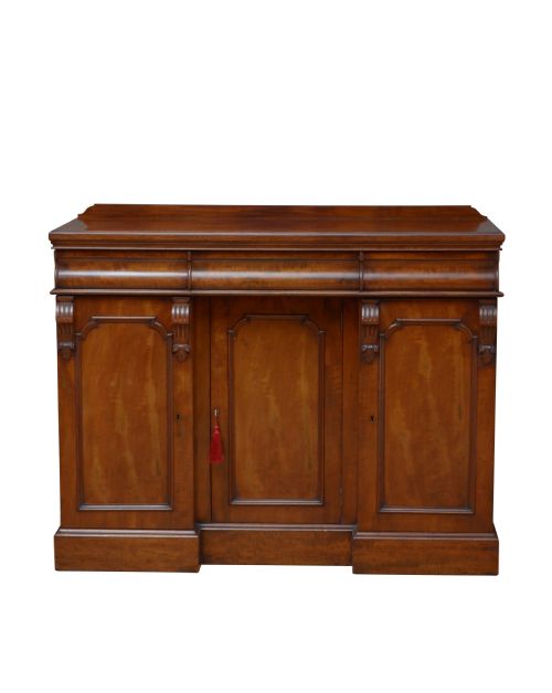 Fine and Elegant Victorian Mahogany Sideboard