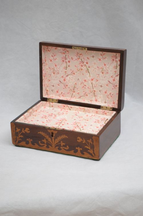 English Victorian Jewellery Box with a Tray