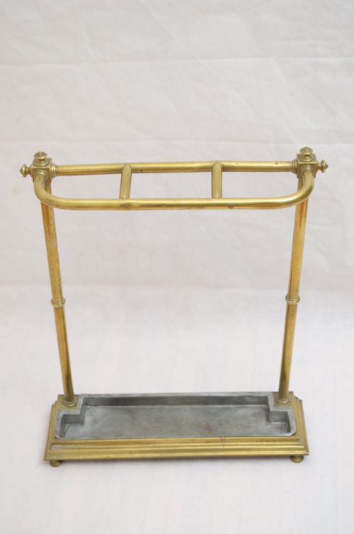VICTORIAN BRASS UMBRELLA STAND ON BUN FEET WITH A DRIP TRAY - ADDITIONAL PHOTO 2