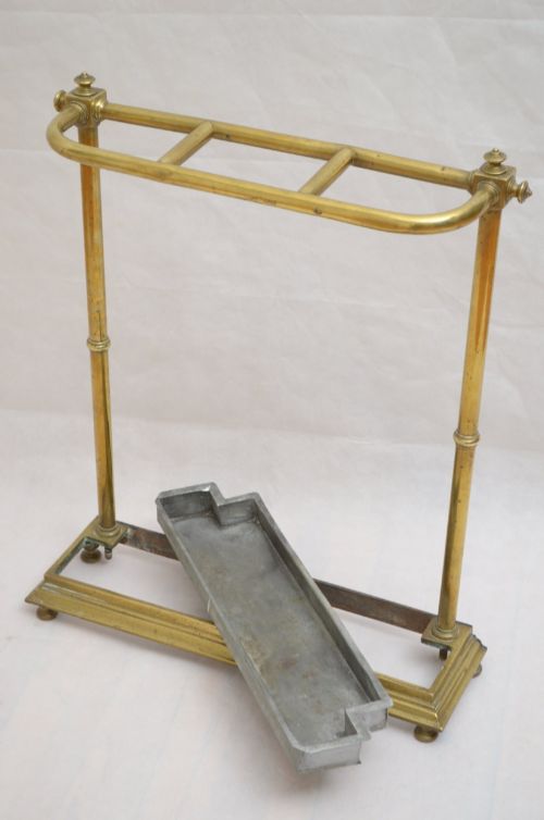 VICTORIAN BRASS UMBRELLA STAND ON BUN FEET WITH A DRIP TRAY - ADDITIONAL PHOTO 9