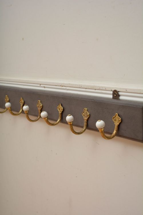 VICTORIAN BRASS COAT HOOKS COAT RACK IN GOOD CONDTION - ADDITIONAL PHOTO 5