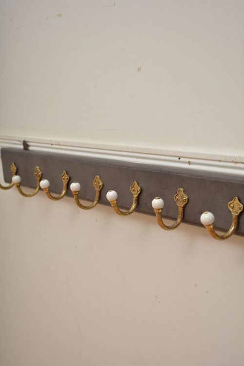 VICTORIAN BRASS COAT HOOKS COAT RACK IN GOOD CONDTION - ADDITIONAL PHOTO 6