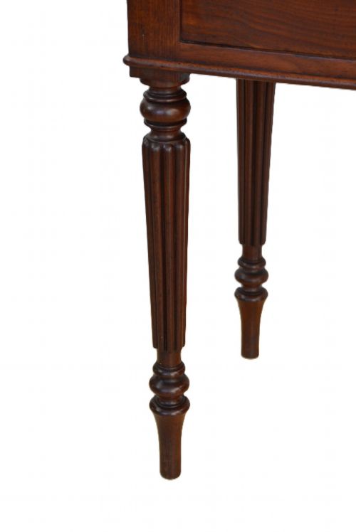 MAHOGANY BEDSIDE CABINET ON REEDED LEGS GILLOWS - ADDITIONAL PHOTO 10