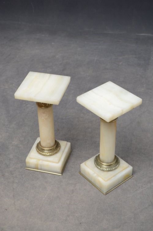 UNUSUALLY LOW PAIR OF ANTIQUE PEDESTALS COLUMNS IN GOOD CONDITION - ADDITIONAL PHOTO 5