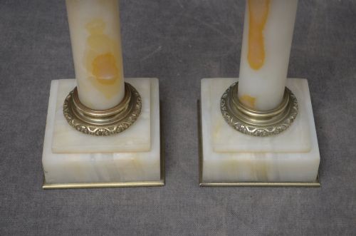 UNUSUALLY LOW PAIR OF ANTIQUE PEDESTALS COLUMNS IN GOOD CONDITION - ADDITIONAL PHOTO 11