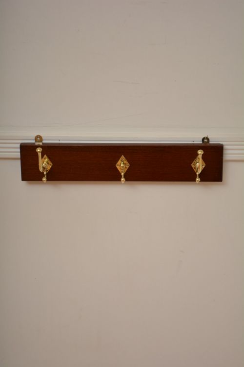 AESTHETIC MOVEMENT COAT HOOKS COAT RACK BRASS AND MAHOGANY - ADDITIONAL PHOTO 4