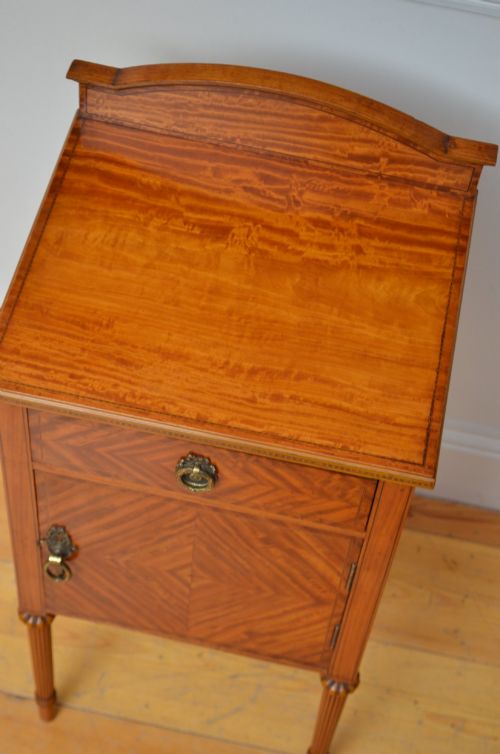 ENGLISH EDWARDIAN SATINWOOD BEDSIDE CUPBOARD IN HOME READY CONDITION - ADDITIONAL PHOTO 3