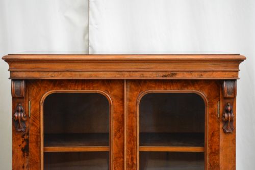 ENGLISH VICTORIAN BOOKCASE IN FIGURED WALNUT GLAZED DOOR - ADDITIONAL PHOTO 8