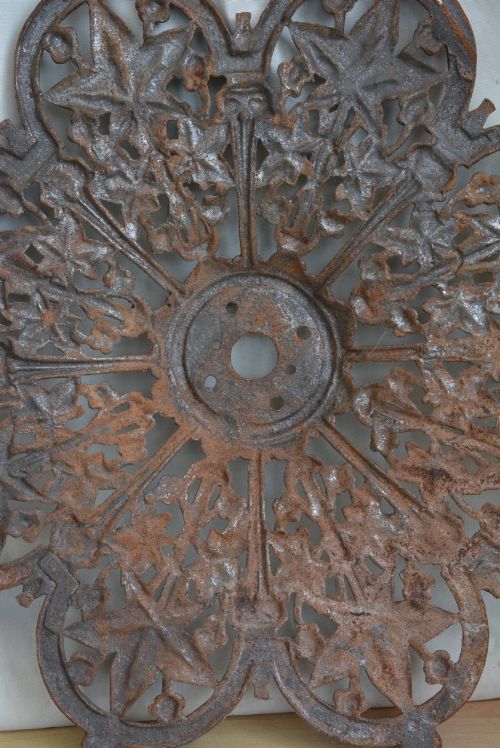 ANTIQUE VICTORIAN CAST IRON CEILING ROSE IVY LEAF DESIGN - ADDITIONAL PHOTO 12