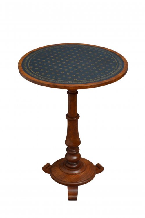 WILLIAM IV MAHOGANY LEATHERTOP LAMP TABLE C1830