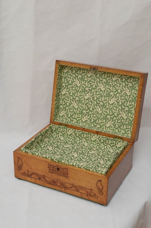 Victorian Bird's Eye Maple Jewellery Box with Tulipwood Inlay, 1860