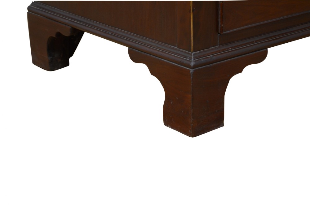 Good Size Georgian Mahogany Chest of Drawers  View VIII