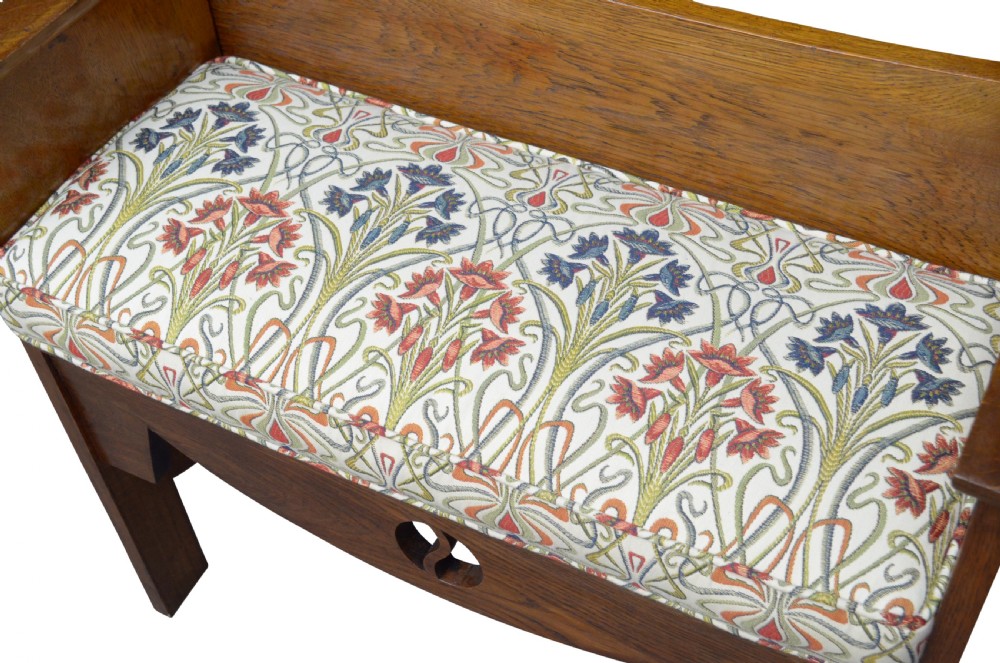 Arts and Crafts Hall Bench in Oak
 View X